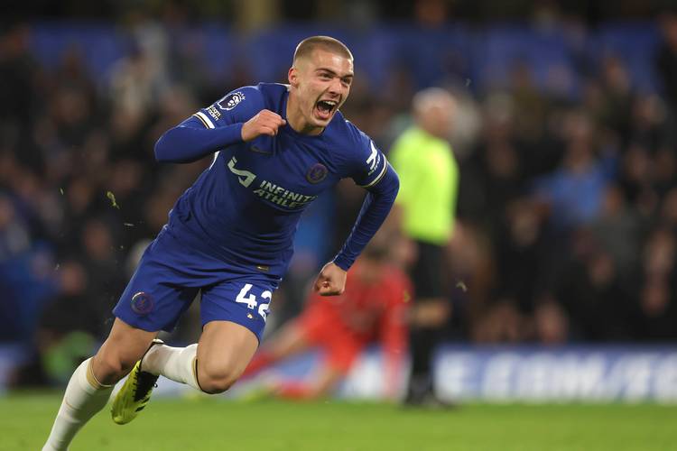 下半场站出来！孙铭徽14中4得到13分10助攻2抢断