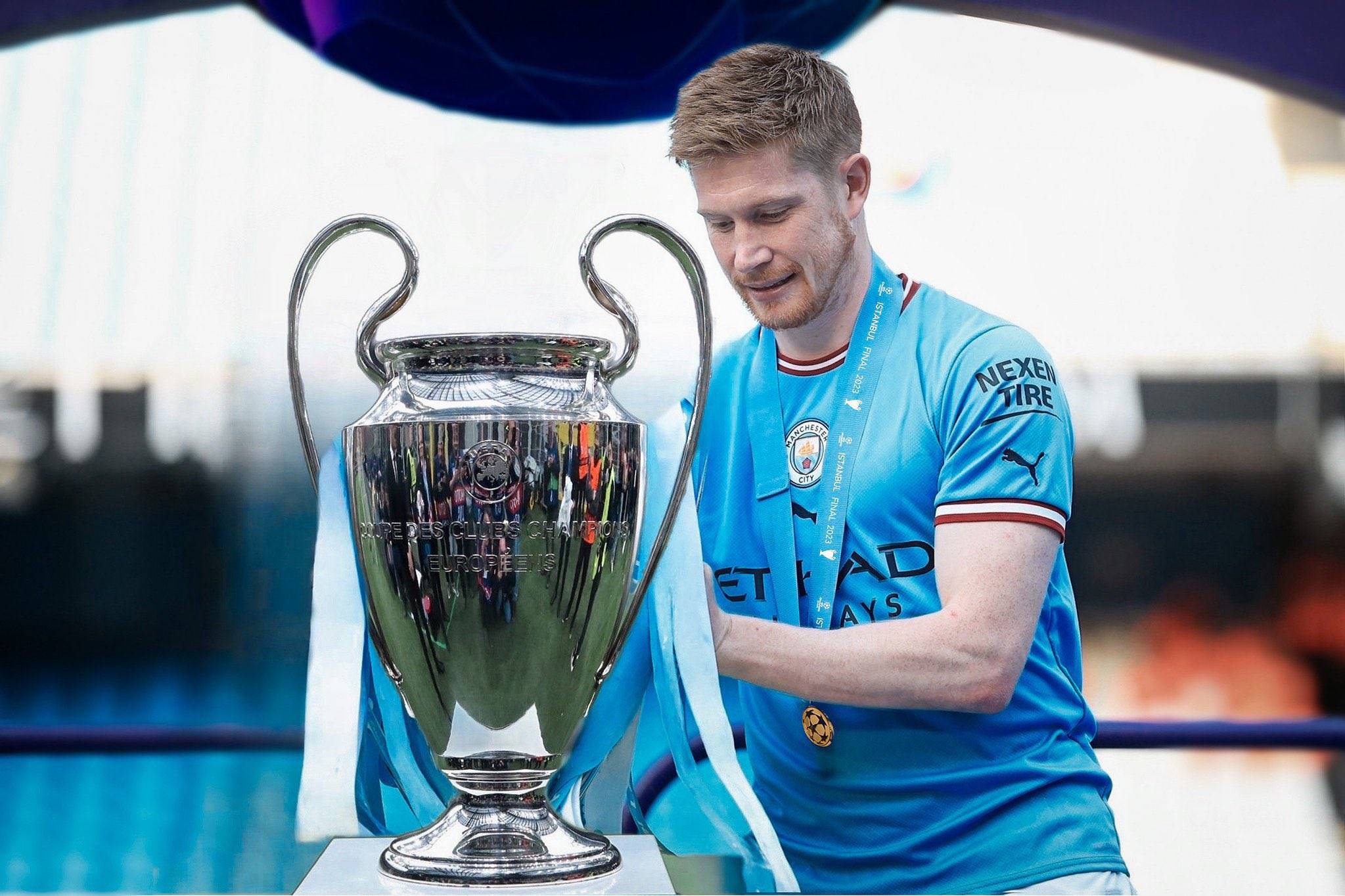 躺着进球，热那亚前锋科隆博在倒地情况下一脚完成破门